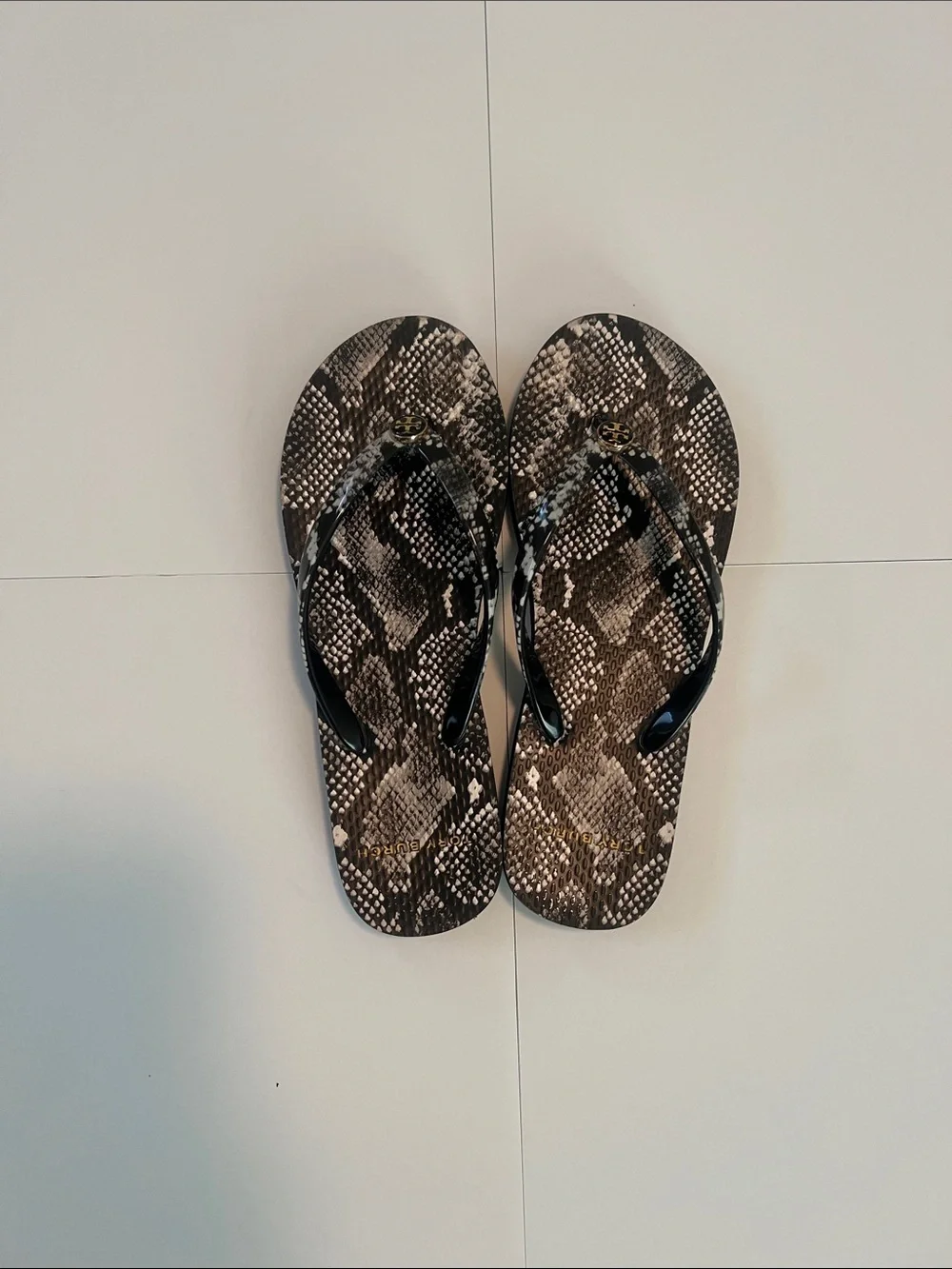 Tory Burch, size 6, Black Snake-Print Flip Flop Sandals - Reptile Pattern